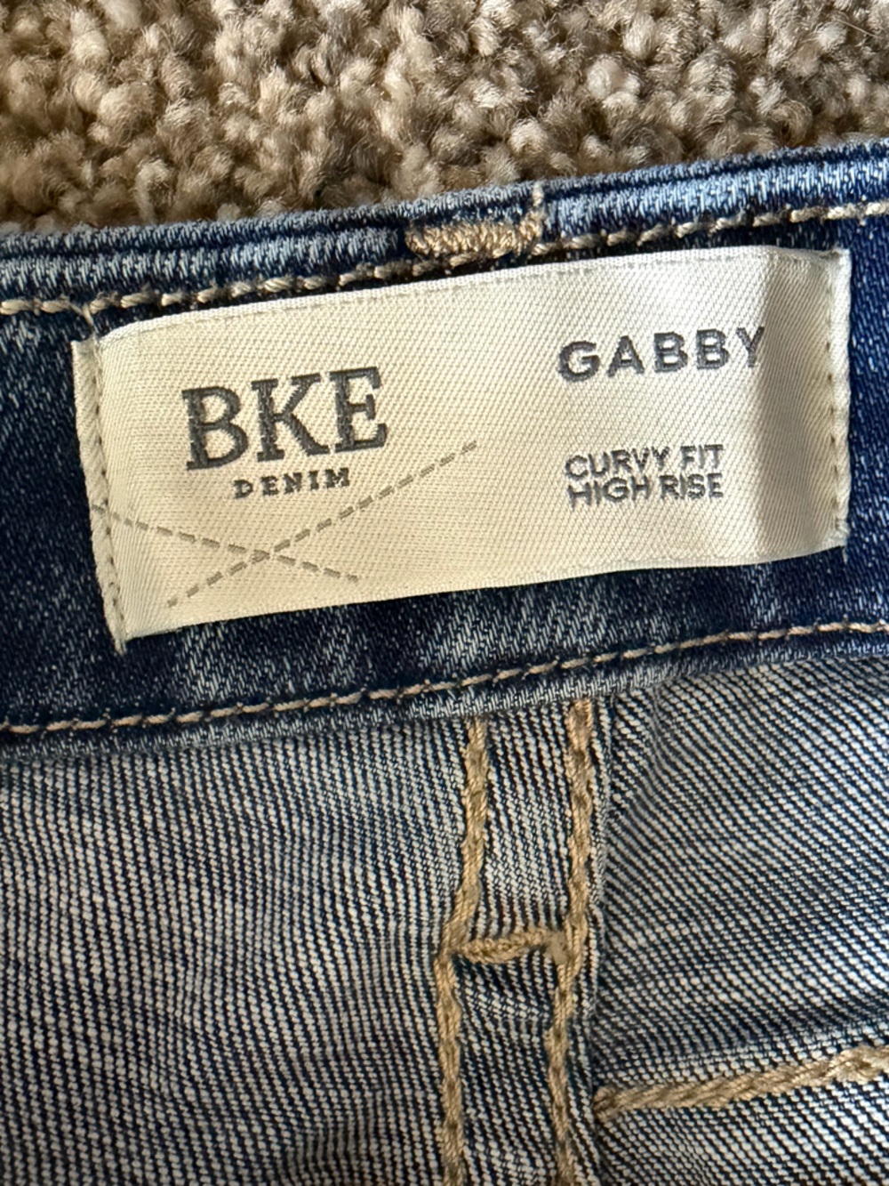 BKE Gabby Cuffed Stretch Capri Jeans - Picture 5 of 9